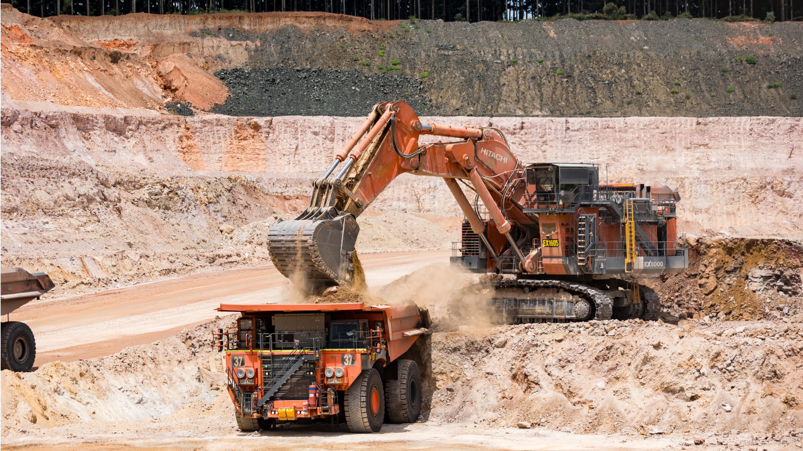 Golding Contractors commence Mining Services Agreement at Meandu Mine